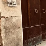 Domus Isidis Apartman *