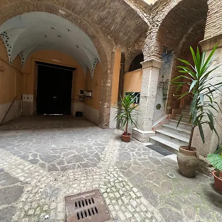 Domus Isidis Apartman *